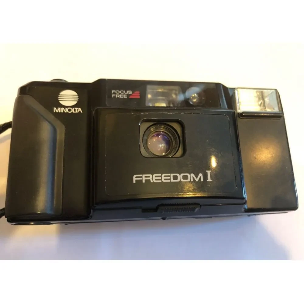 Vintage Minolta Freedom I 35MM Film Camera Point and Shoot Focus Free Not tested